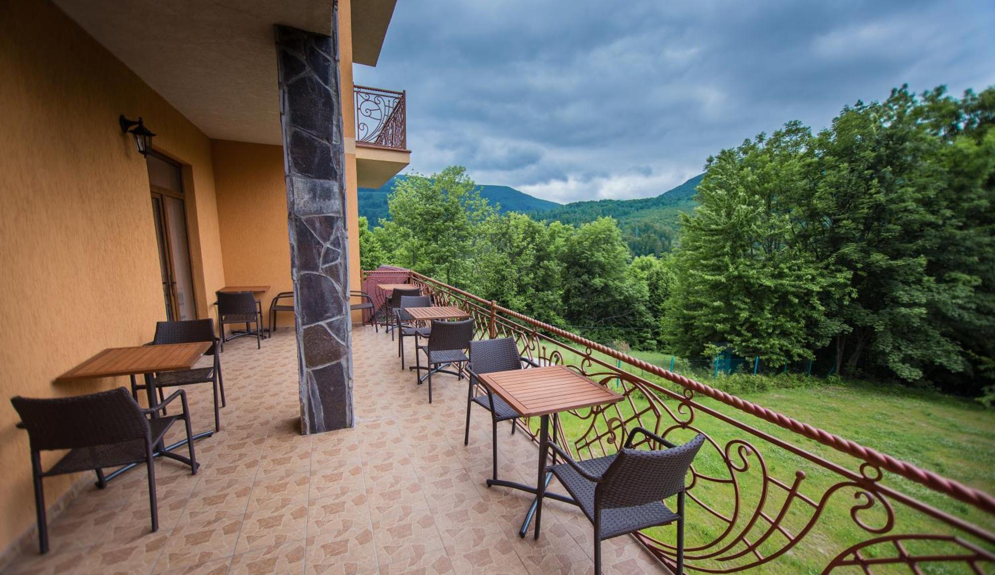 Vovk Gasthaus Synyak Dış mekan fotoğraf
