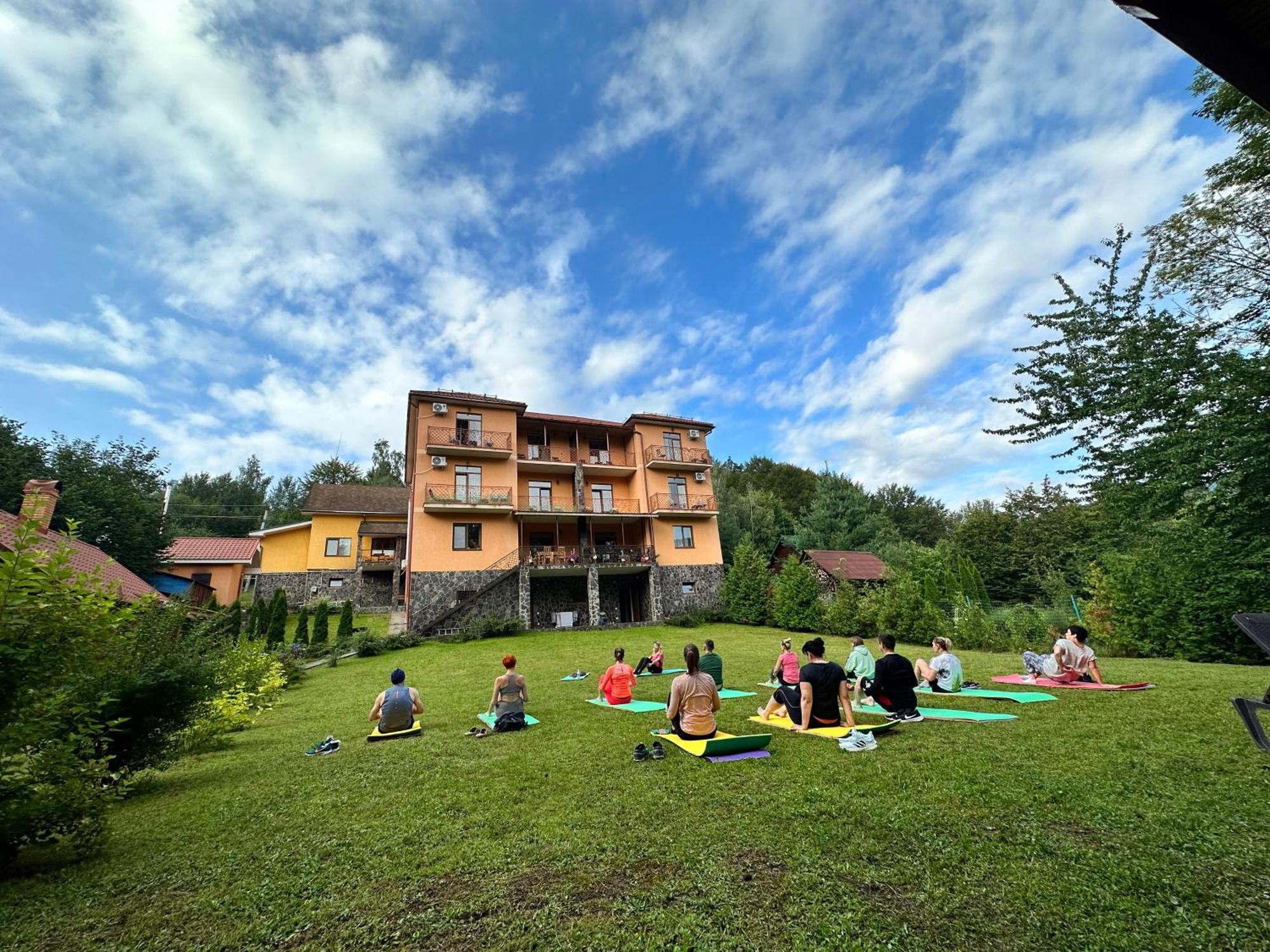 Vovk Gasthaus Synyak Dış mekan fotoğraf